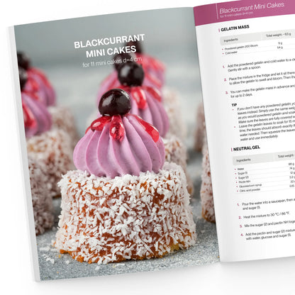 blackcurrant mini cakes 